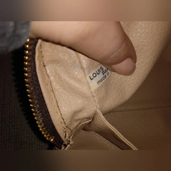 Louis Vuitton crossbody bag - Picture 11 of 16